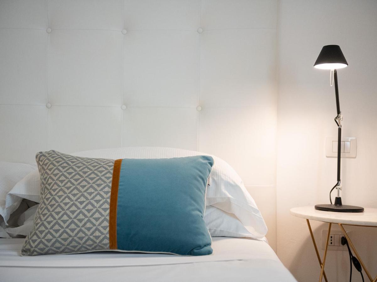 Pley Boutique Del Centro Hotel Cagliari Luaran gambar